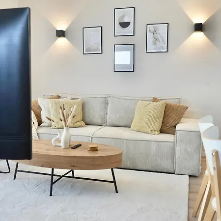 Appartement Modern & Zentral Mit Parkplatz - 30 Min Bis Zur Messe Koeln Und Duesseldorf *