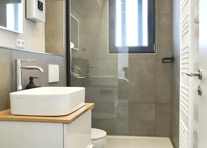 Appartement Modern & Zentral Mit Parkplatz - 30 Min Bis Zur Messe Koeln Und Duesseldorf